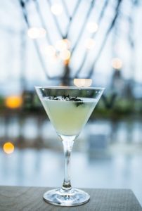 Cocktail på Vesper Bar I Bjørvika